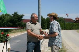 Otvoritev v vasi Levanjci 7